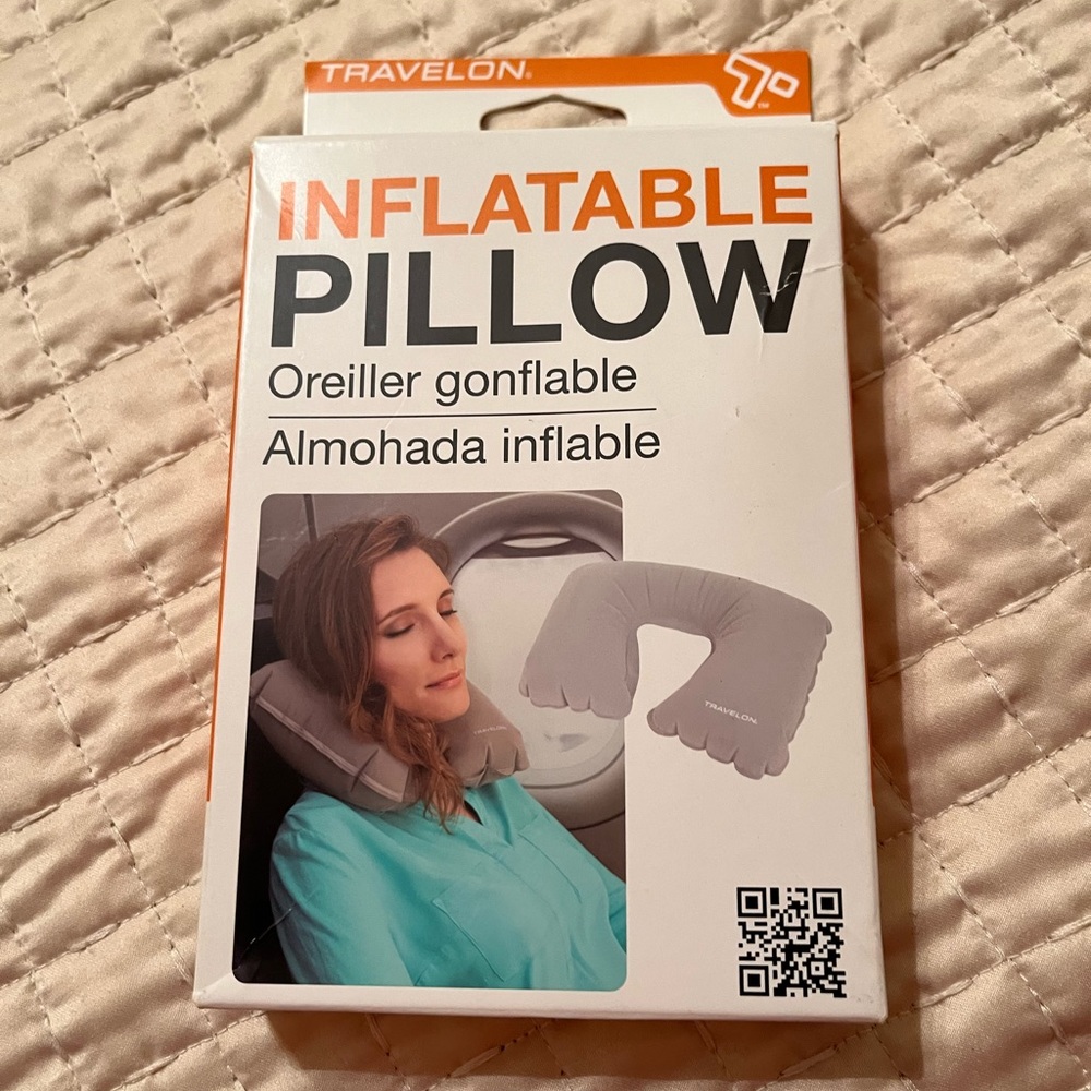 NWOT Travel Inflatable Pillow